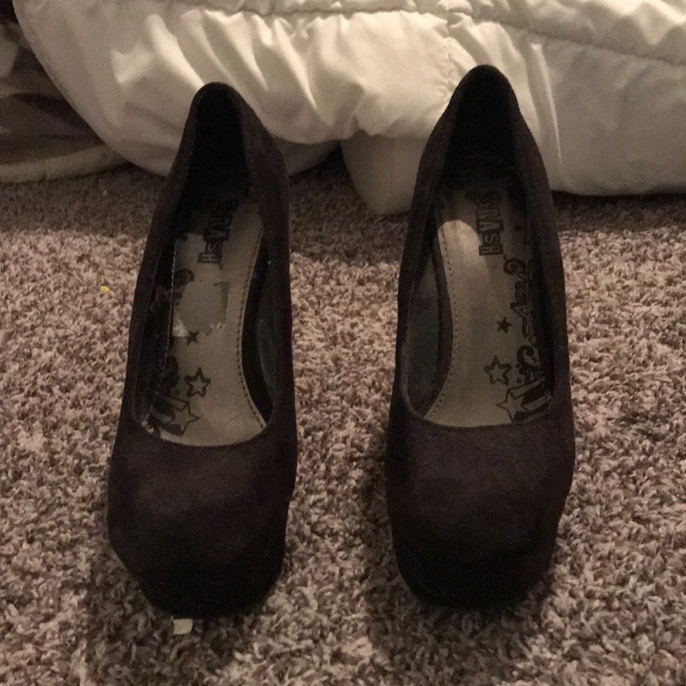Black wedge heel